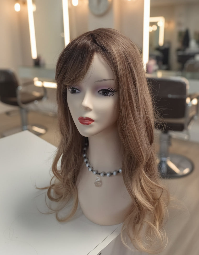 Peluca Sintética Rubia Larga Efecto Balayage con Cerquillo