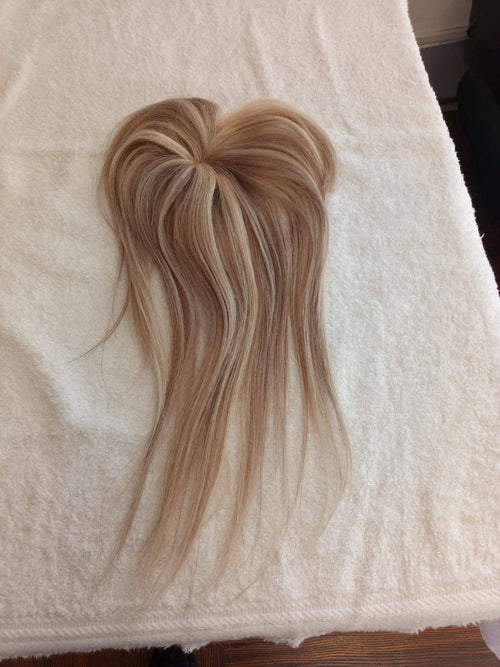 Topper Natural Rubio Cenizo con Rayitos - vista frontal extendida