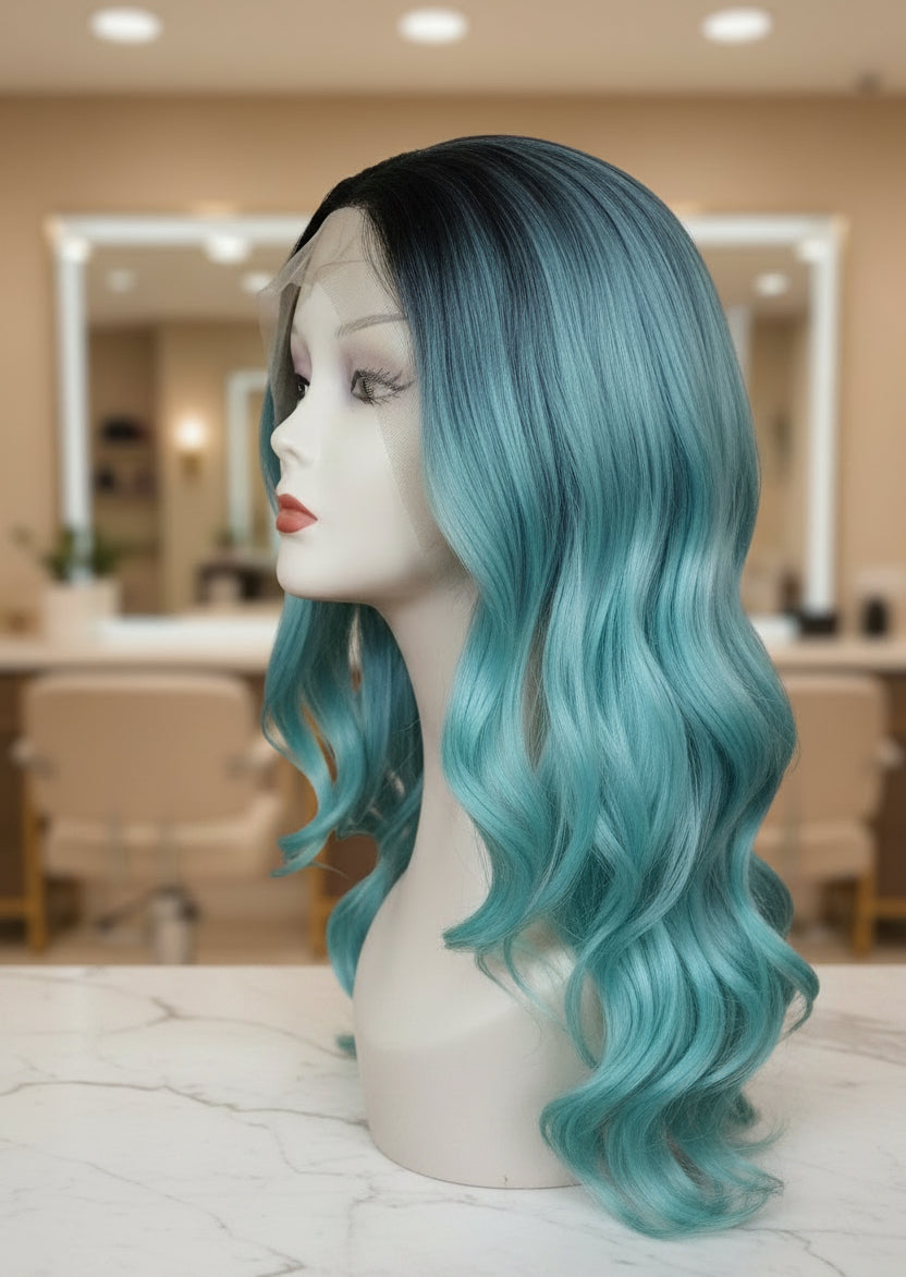 Peluca sintética verde agua con raíces oscuras lace front