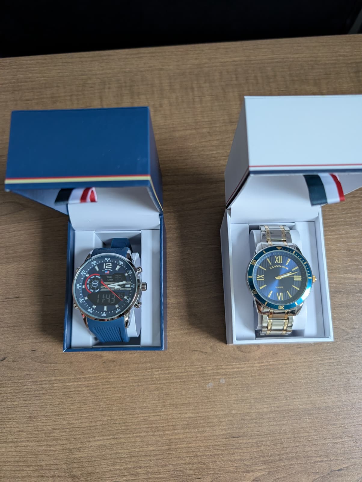 Reloj analogico U.S. Polo ASSN. Diseño Bitono