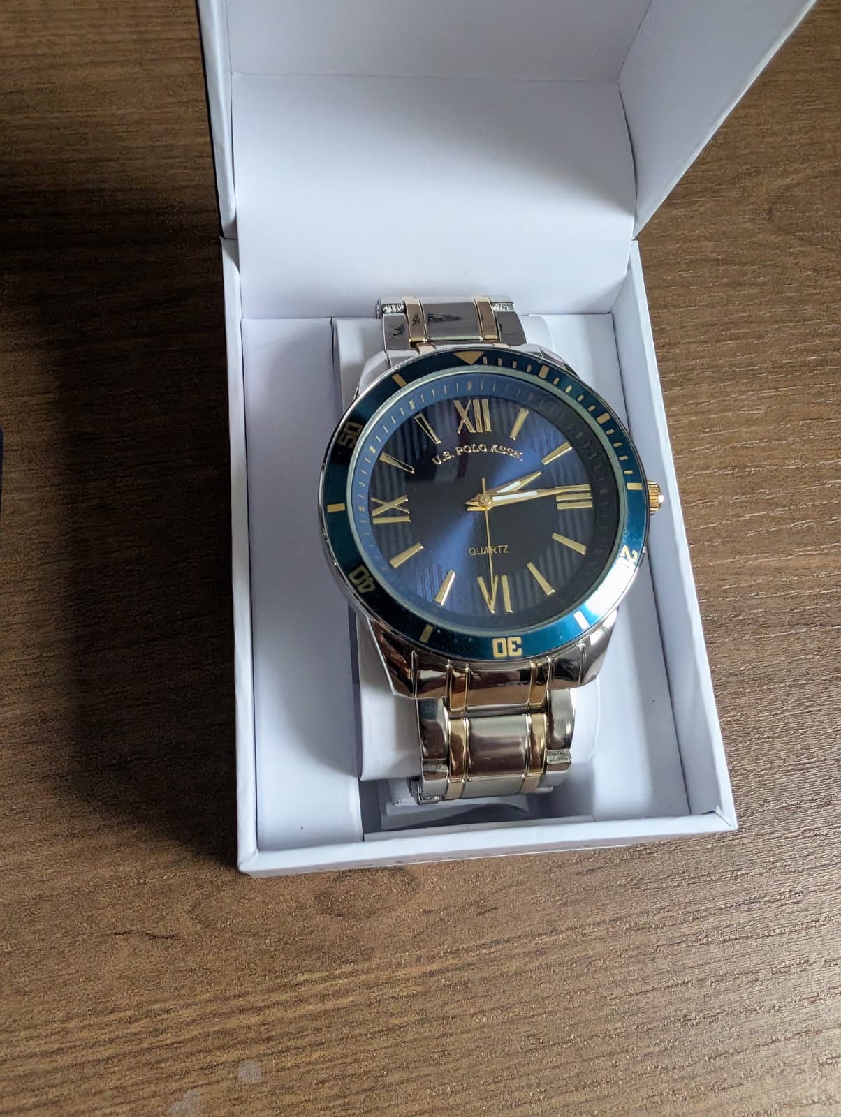 Reloj analogico U.S. Polo ASSN. Diseño Bitono