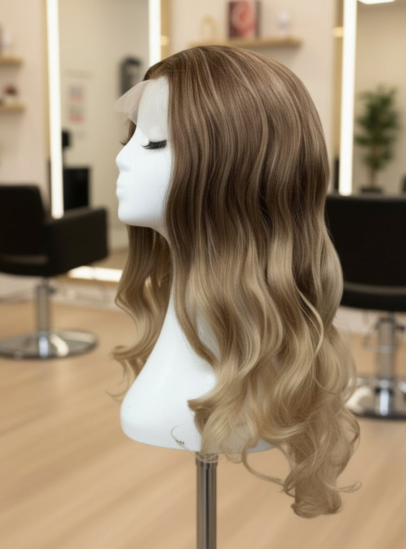 Peluca Sintética Lace Front Rubia Efecto Balayage
