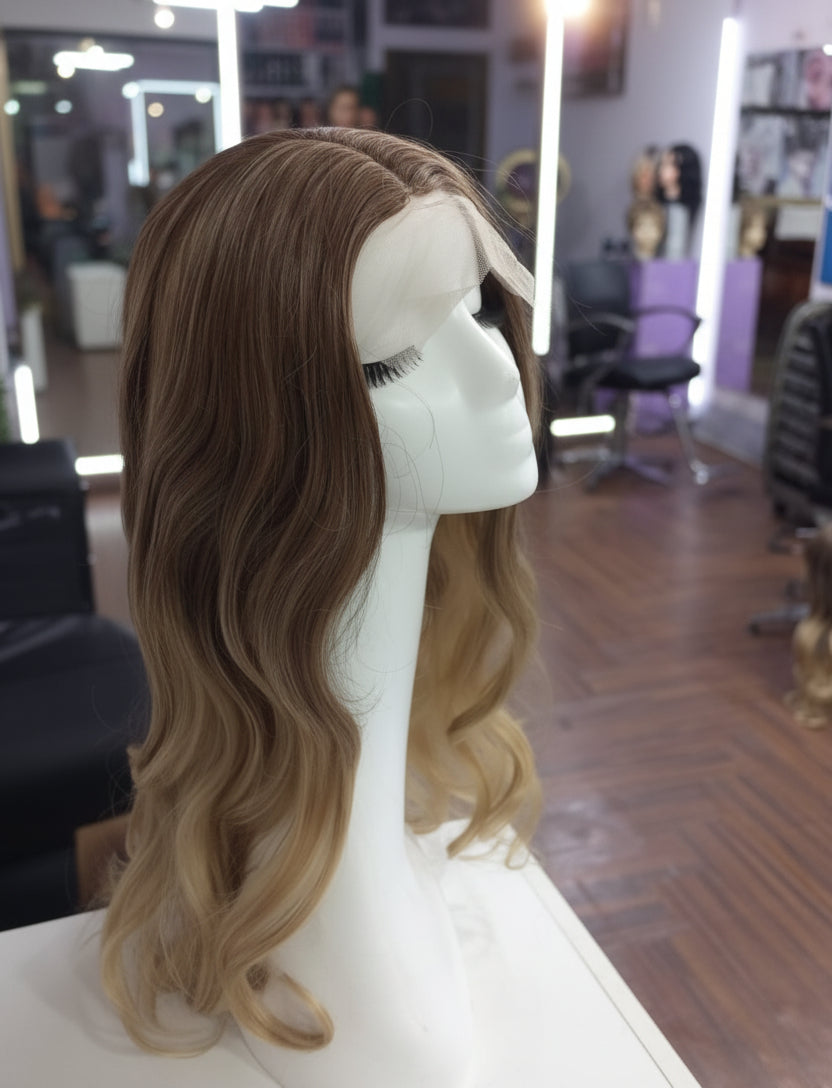 Peluca Sintética Lace Front Rubia Efecto Balayage