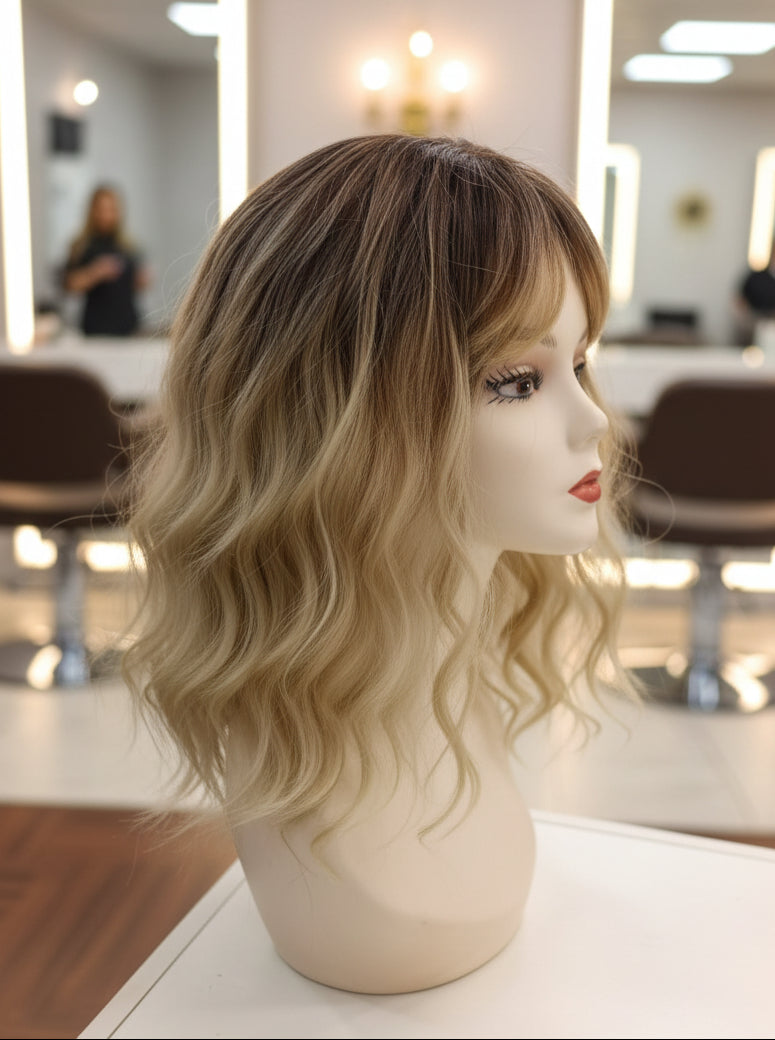 Peluca Sintética Rubia Efecto Balayage Melena Ondulada