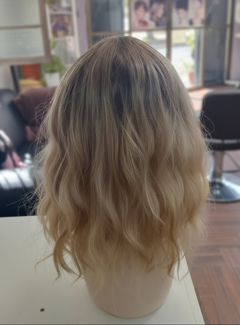 Peluca Sintética Rubia Efecto Balayage Melena Ondulada