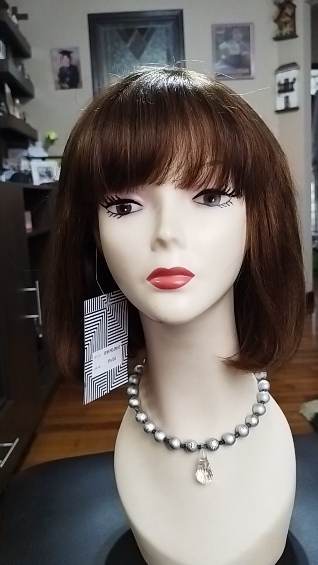 Peluca castaña 100% natural corte Melena Bob con cerquillo