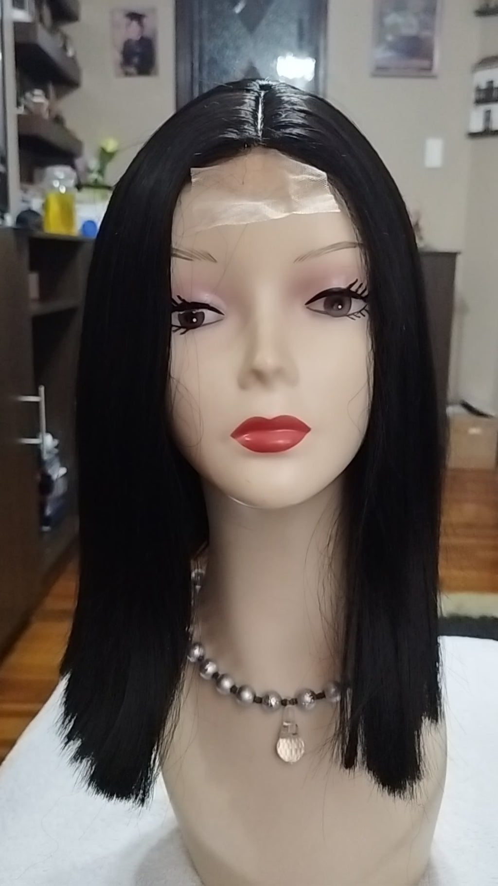 Peluca sintetica negra corte Bob lace front