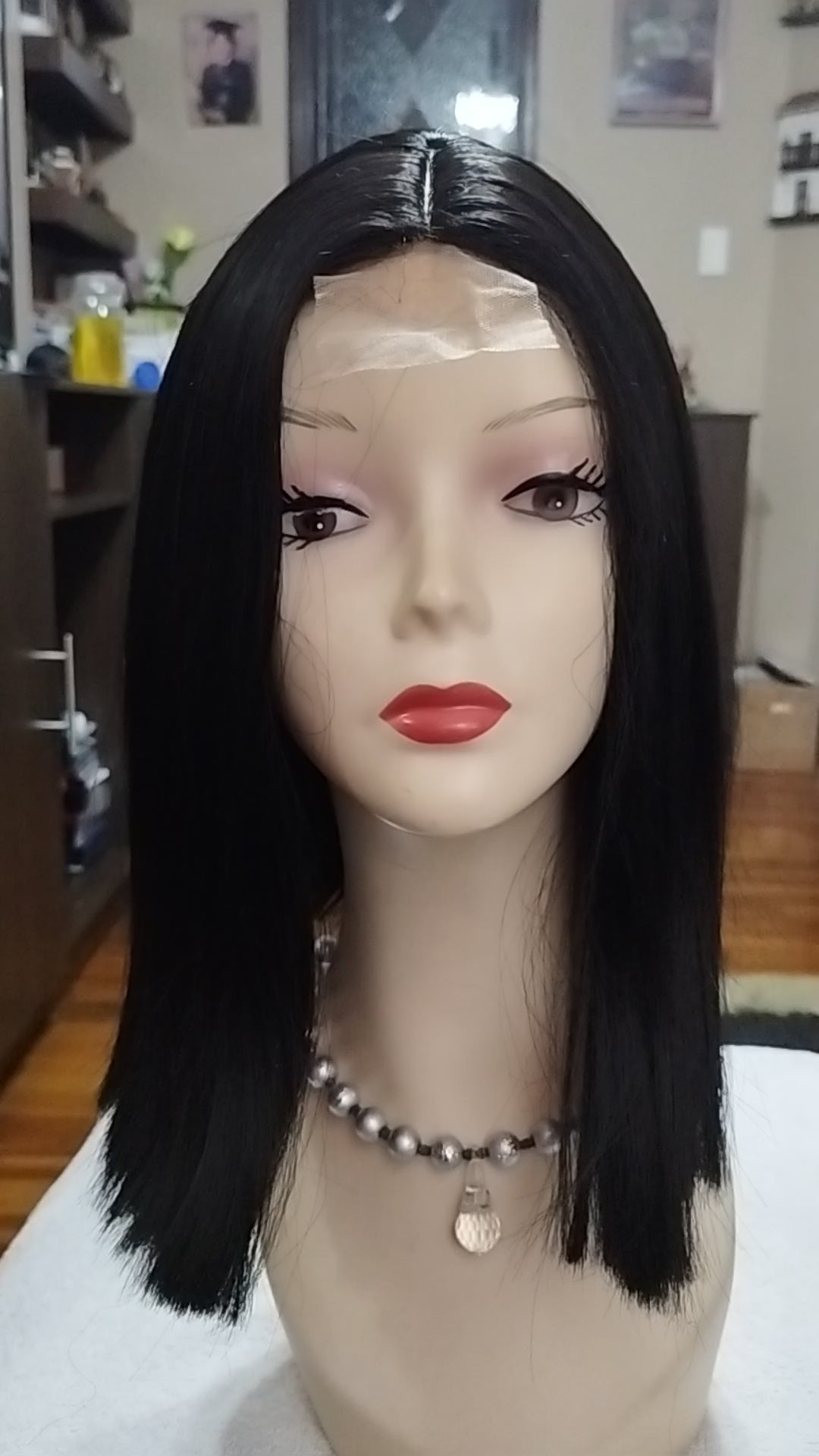 Peluca sintetica negra corte Bob lace front