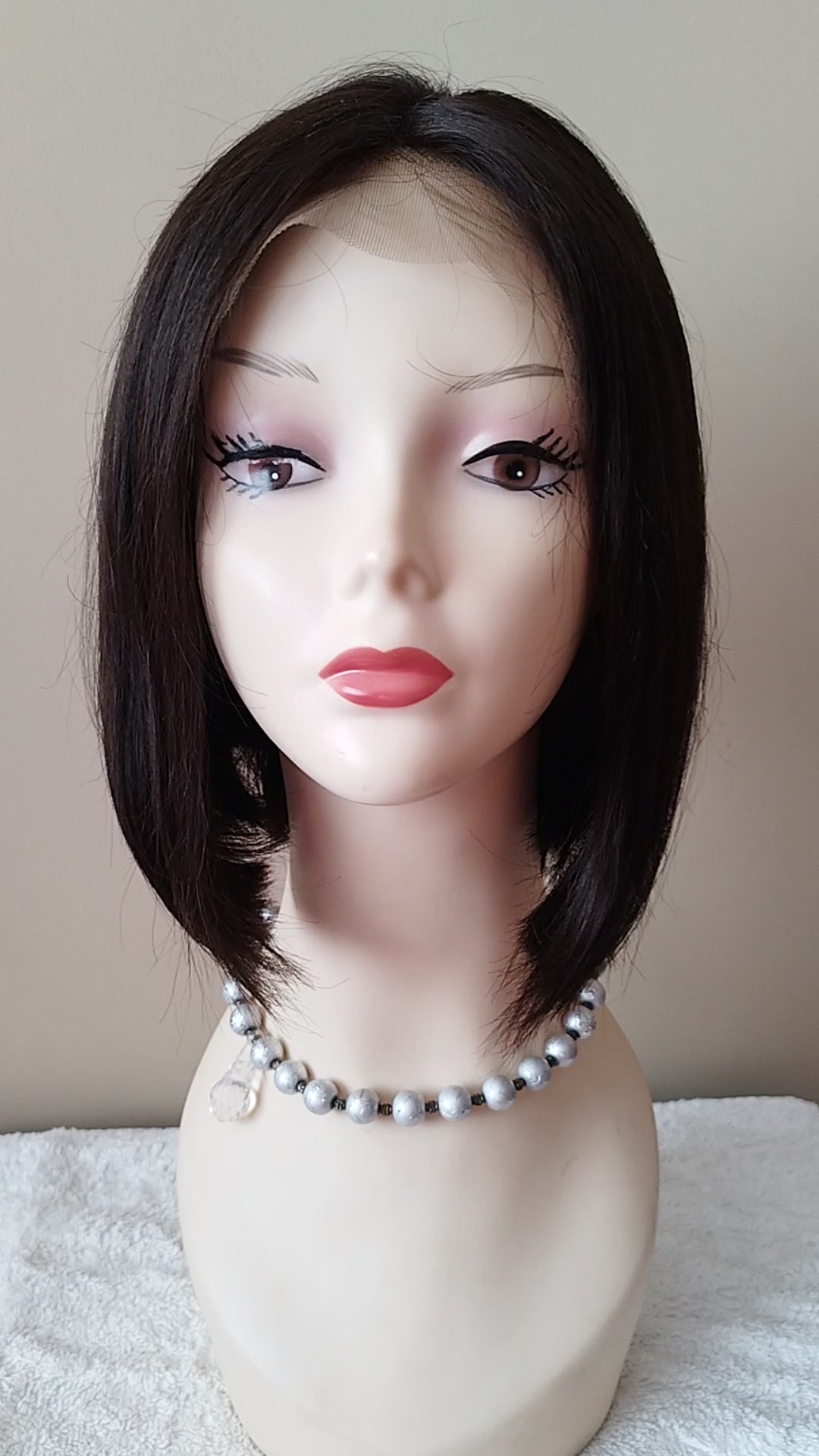 Peluca negra cabello 100% natural Melena Bob 30 cm, Lace 13x4