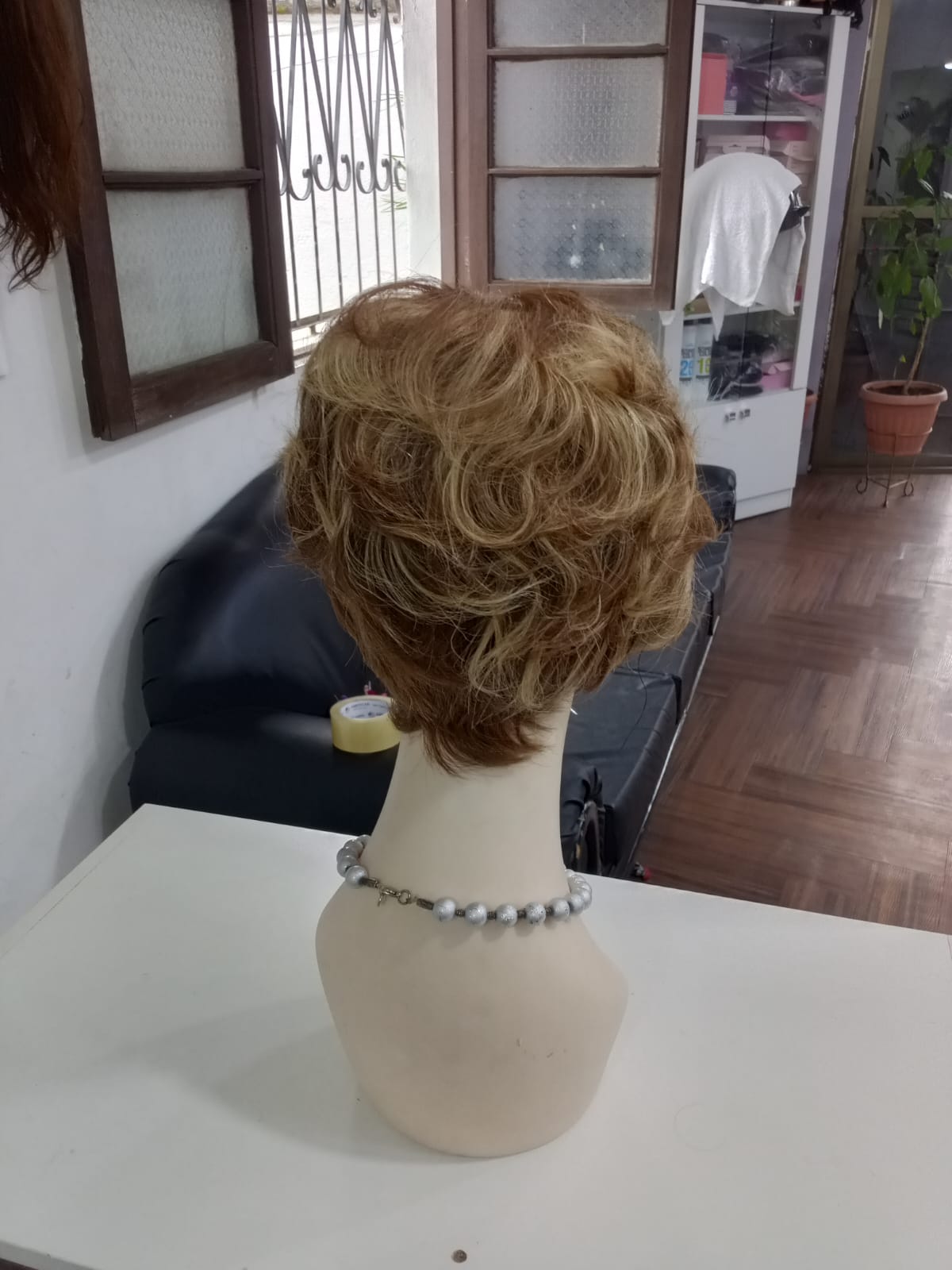 Peluca 100% natural corta castaño medianovam